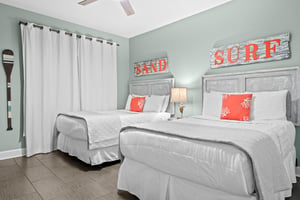 Guest Bedroom with 2 Double Beds