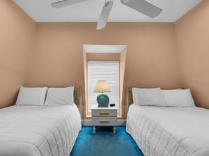 Guest Bedroom with 2 Double Beds 2nd fl