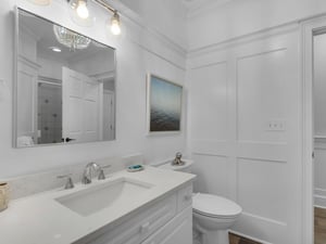 Queen Room Bathroom