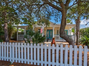 Charming Cottage in Crystal Beach