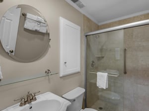 Shared Guest Bathroom