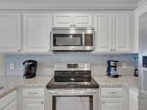 Kitchen with Stainless Applainces