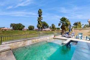 593398