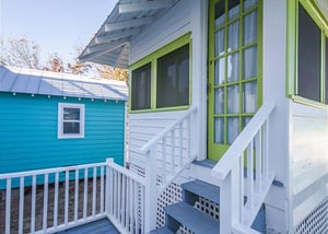 Entrance to rear cottage wqueen bed