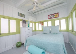 Back cottage with queen bed.