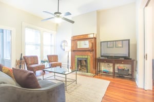 Ample daylight throughout the entire apartment.