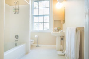 Both second level beds shared a full bath with tubshower combo.