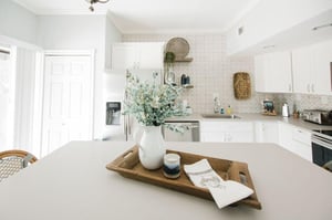 Minimal yet chic decor has been tastefully chosen for the kitchen.