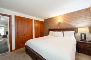 Park Avenue 1Bdrm1Bathrm Silver  Bedroom