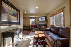 Park City LodgingJupiter Inn 10 living room with sofa sleeper
