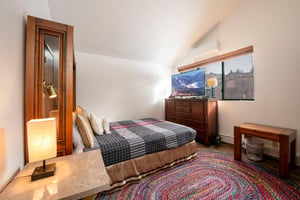 A warm, inviting space to rest your head after a full day of Park City adventure — Park Avenue 216 has room for the whole group.