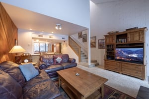Spacious, comfortable, and made for gathering — Park Avenue 231 gives your group plenty of room to relax and make memories together.