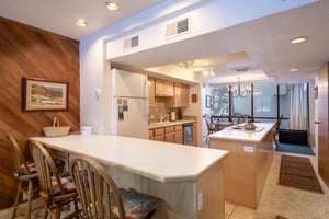 From breakfast at the bar to dinners around the table, Park Avenue 231 offers the perfect setup for every meal of your Park City condo rental stay.