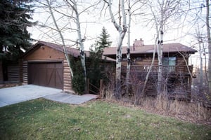 Tucked among mature aspens and featuring a private garage, Temptation 8 offers the perfect combination of seclusion and convenience — a charming and authentic Park City vacation rental that feels like