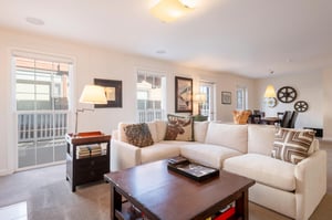 Resort Plaza 5007 is the Park City lodging youve been searching for — this stylish and comfortable living space with oversized sectional and classic décor makes it the ideal home base for your mounta