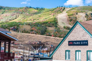 With sweeping views of Park City Mountains iconic ski runs rising directly above the resort village, Resort Plaza 5031 puts you right in the middle of the action. A dream location for any Park City v