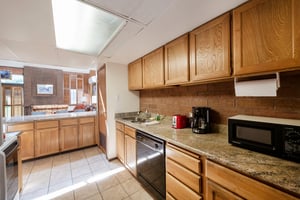 Everything you need to cook, gather, and feel right at home — the wellappointed kitchen at Park Avenue 267 adds everyday convenience and warmth to your Park City stay.