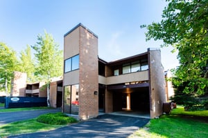 No need to worry about parking on your ski trip Our Park City vacation rentals come complete with a private carport, keeping your vehicle protected so you can focus on the fun.