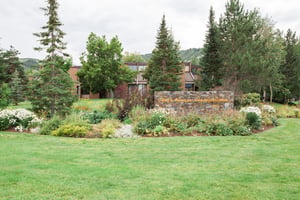 Enjoy the beautifully landscaped grounds right outside your door at Park Avenue 296. Situated on the Park City Municipal Golf Course, this Park City vacation rental offers a serene and scenic setting 