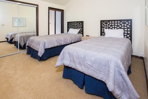 With plenty of space for everyone, the twin bedroom at Three Kings 37 makes this Park City condo rental an ideal choice for families looking for comfortable and wellappointed accommodations in the he