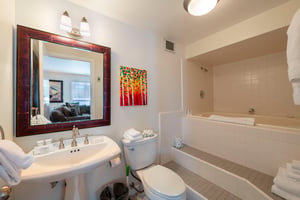 Resort Plaza 5007 ensures every guest is well taken care of — this fresh and functional guest bathroom.