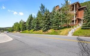 Location is everything Powder Run C13 sits directly on Deer Valley Loop Road, putting you just minutes from the slopes — the ideal Deer Valley lodging destination for your next mountain escape.