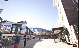 Step outside Resort Plaza 5000 and into the energy of Park City Mountain Resort — this ideally positioned Park City condo rental offers skiinskiout access with breathtaking mountain views right fro