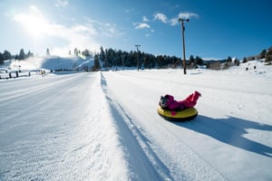 70696 2019_winter_action_tubing_at2