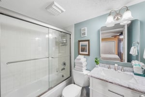Holiday Surf and Racquet Unit 119 15