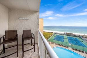 Holiday Surf and Racquet Unit 613 20