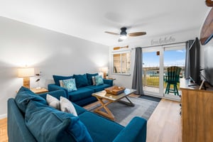 Holiday Surf and Racquet Unit 105 10