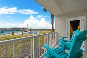Holiday Surf and Racquet Unit 105 20