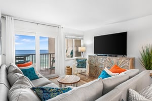 Holiday Surf and Racquet Unit 604 10
