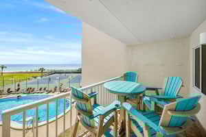Holiday Surf and Racquet Unit 310 24