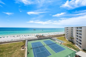 Holiday Surf and Racquet Unit 717 5