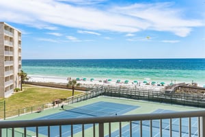 Holiday Surf and Racquet Unit 408 5