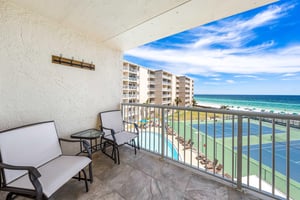 Holiday Surf and Racquet Unit 408 20