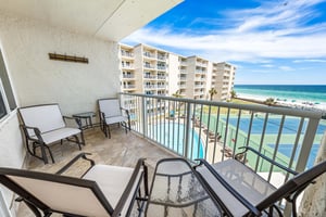 Holiday Surf and Racquet Unit 408 21