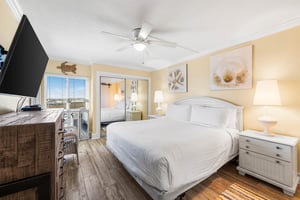 Holiday Surf and Racquet Unit 122 4