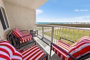 Holiday Surf and Racquet Unit 122 6