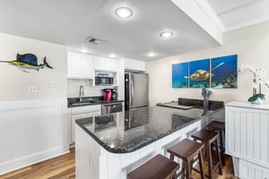 Holiday Surf and Racquet Unit 512 2