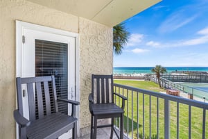 Holiday Surf and Racquet Unit 218 24