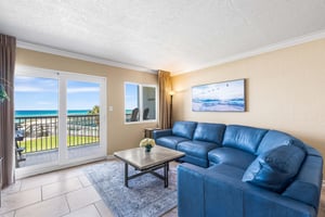 Holiday Surf and Racquet Unit 220 16