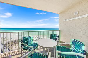 Holiday Surf and Racquet Unit 701 5