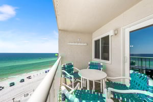 Holiday Surf and Racquet Unit 701 22
