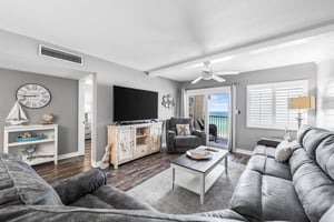 Holiday Surf and Racquet Unit 620 1