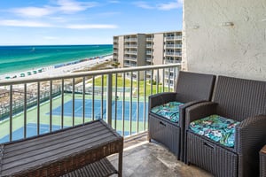 Holiday Surf and Racquet Unit 620 30
