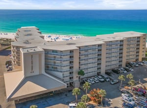 Holiday Surf and Racquet Unit 305 20