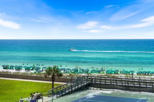 Holiday Surf and Racquet Unit 410 2