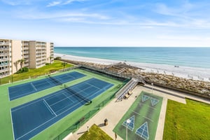 Holiday Surf and Racquet Unit 605 25